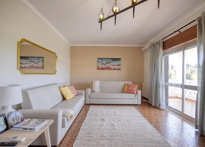 Vilarinhos, Garagem Ac Prestige For Sao Romao (Faro)